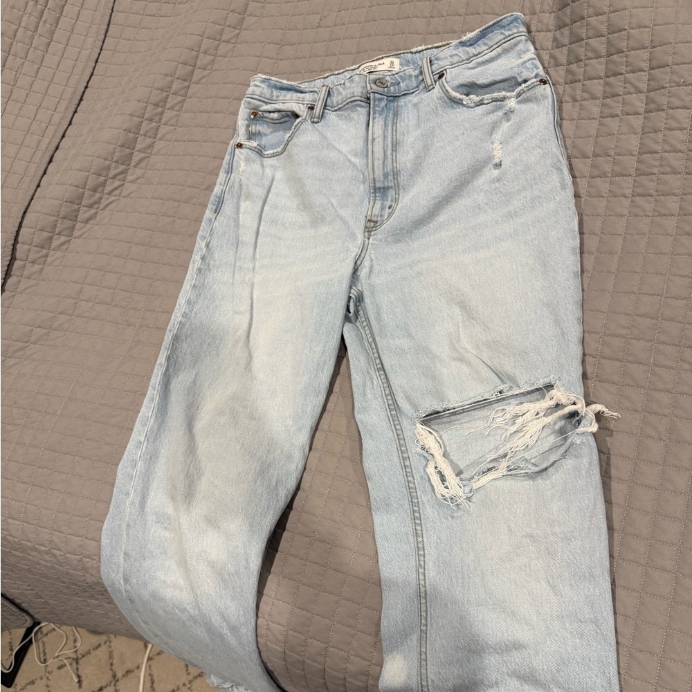 Abercrombie & Fitch Light Wash Straight Leg Jeans - Picture 2 of 4